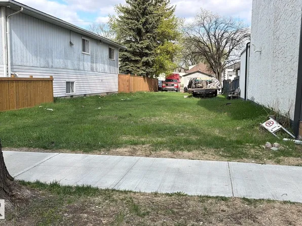 12713 119th St NW, Edmonton, AB T5E 5M2