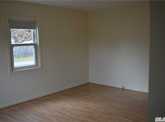 4th image of 36 Laurel Ave