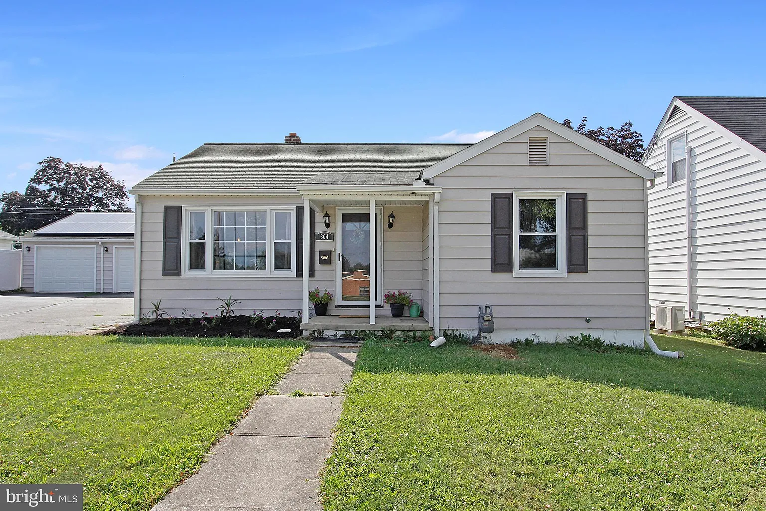 304 Moul Ave photo 1