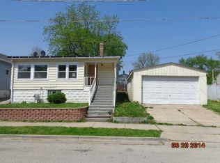 224 Valley Ave, Aurora, IL 60505