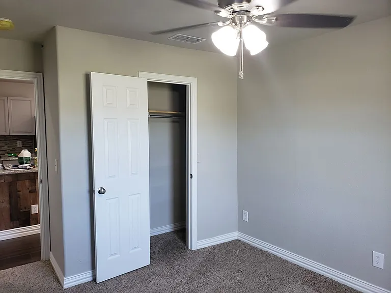 1711 Longview St — Photo 5
