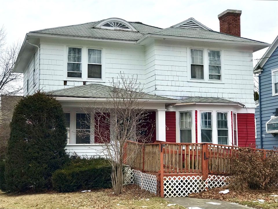2nd image of 62 Davis St