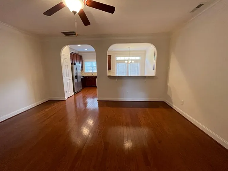 2823 Grove Park Dr — Photo 5