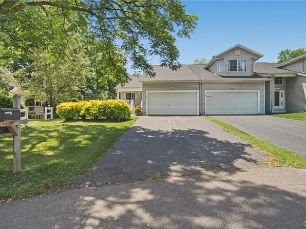 3628 Black Brant Dr, Liverpool, NY 13090