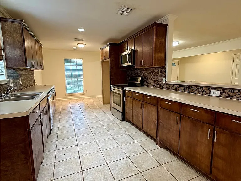 5422 Winding Way Dr — Photo 10