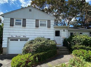 440 1st Ave, Massapequa Park, NY 11762