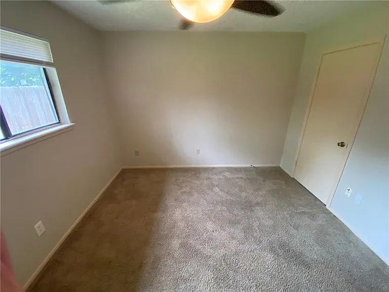 2317 Vialoux Dr — Photo 12