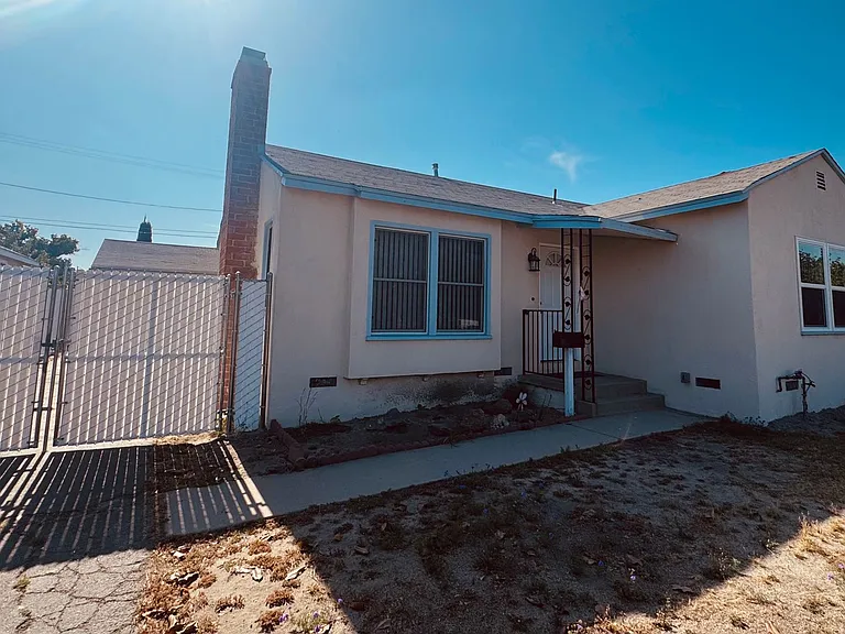 7333 Camellia Ave — Photo 2