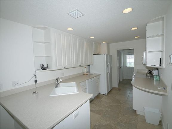 4th image of 1653 Napoli Dr