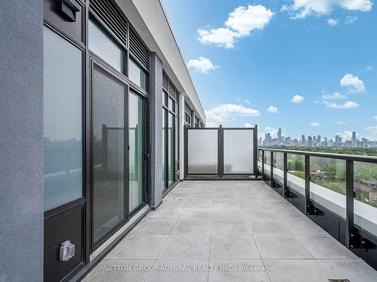 858 Dupont St #Penthouse 43 — Photo 29