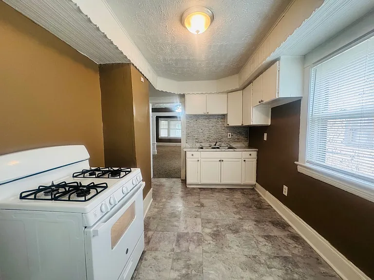 1056 E 99 ST. Cleveland, OH 44108 — Photo 25