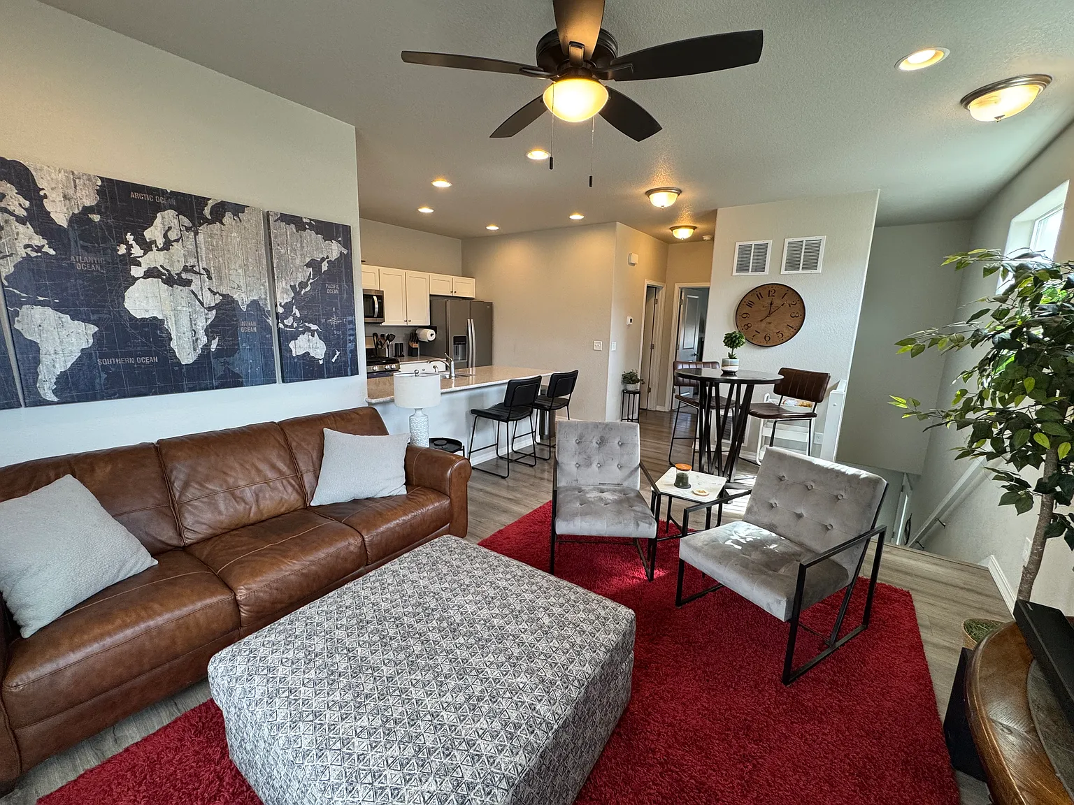 2 bed, 1108 sqft, $2,200 — Photo 2