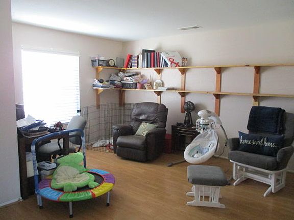 5th image of 43245 Fleetwood Dr