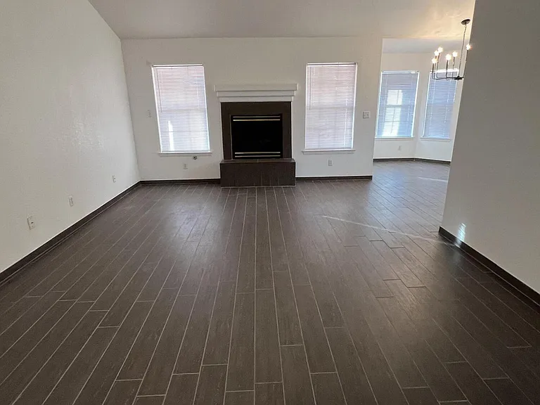 7115 Oval Rock Dr — Photo 4