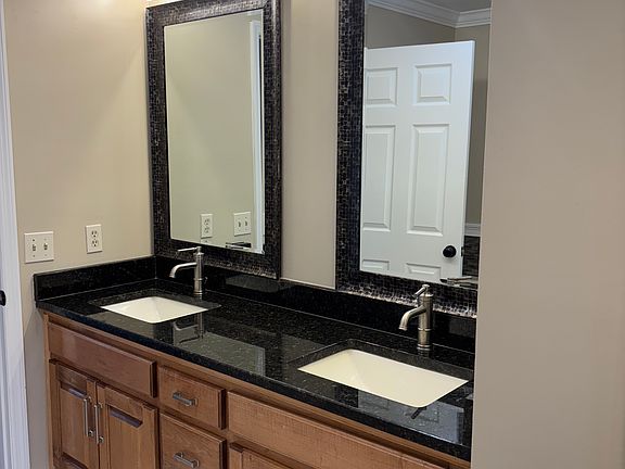 5th image of 1315 Moice Dr APT 2