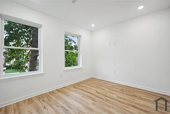 3 bed, 1500 sqft, $2,200 — Photo 4