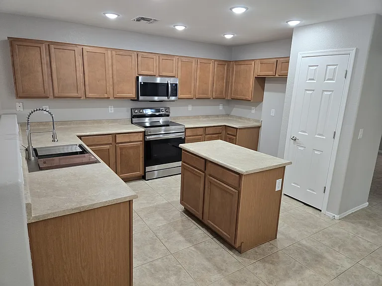 17607 W Ventura St — Photo 9