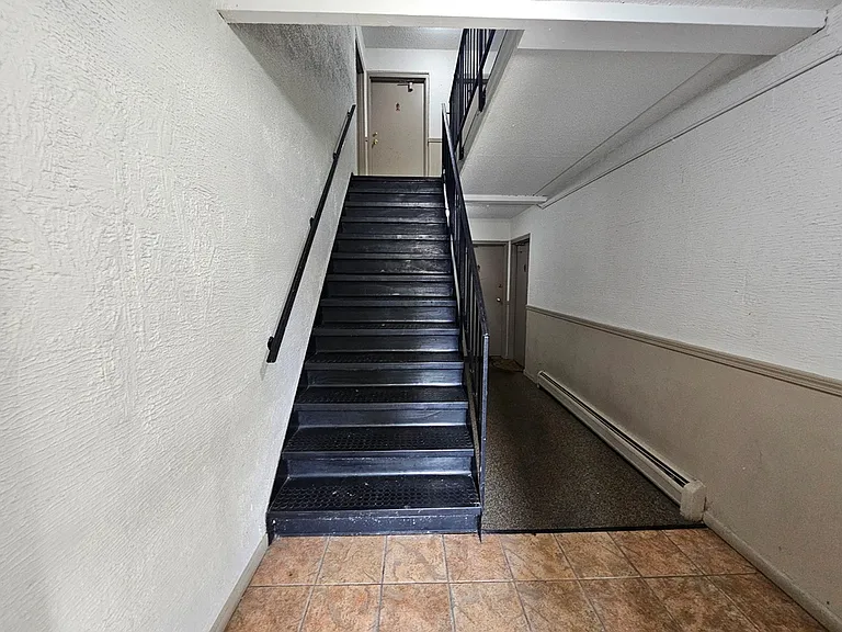 584 Fairway View Dr #2J — Photo 3