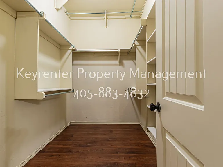2405 SW 138th St — Photo 16