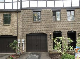 105 Newton Sq, Coraopolis, PA 15108