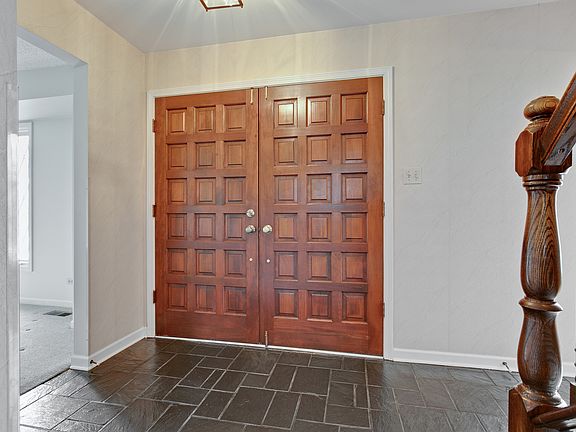 3rd image of 1020 Dover Ct