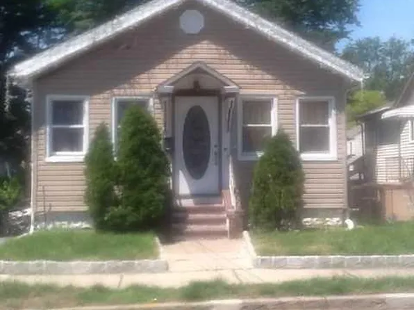116 W Madison Ave, Dumont, NJ 07628