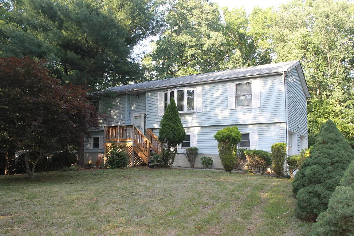 185 Cedar Swamp Rd photo 1