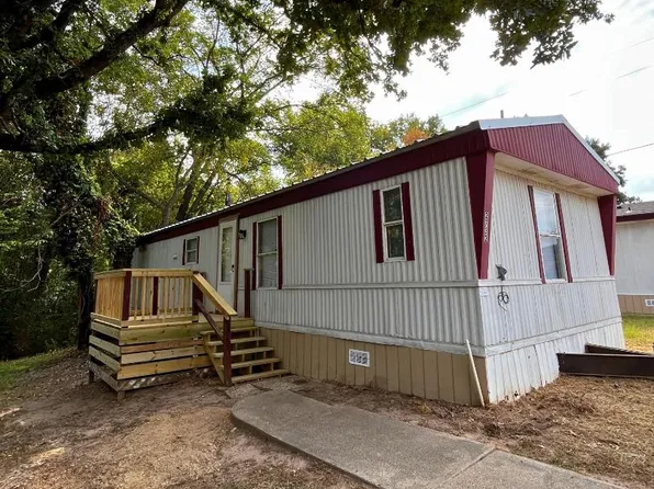 2732 Old Paris Rd, Mount Pleasant, TX 75455