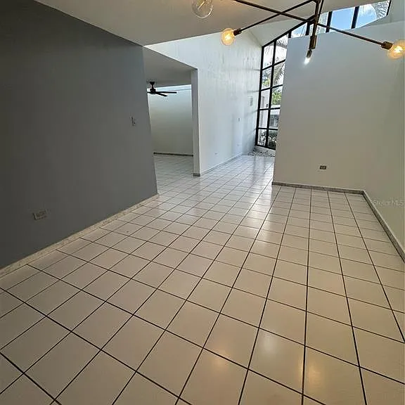 F9 San Esteban — Photo 9