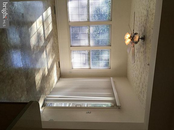 5th image of 8376 Frostwood Dr