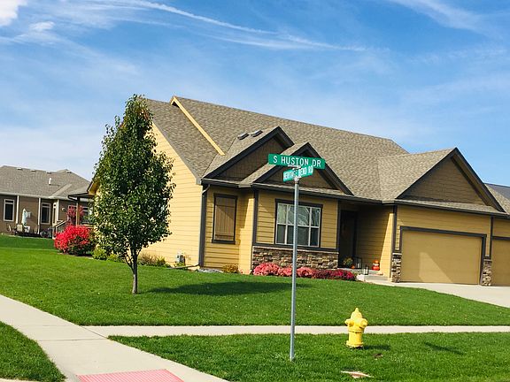 2nd image of 429 S Huston Dr