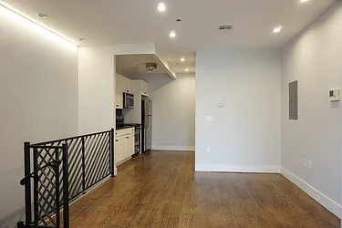 Rented by Rennit Inc.