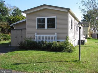 15 Red Cliff Village Ln, Upper Black Eddy, PA 18972