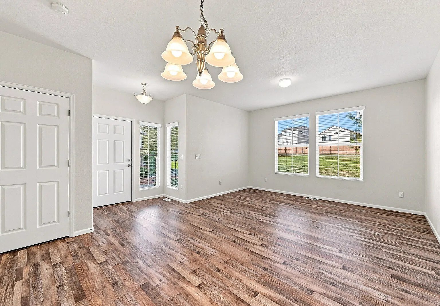 2 bed, 2.5 bath, 1625 sqft, $1,796 — Photo 3