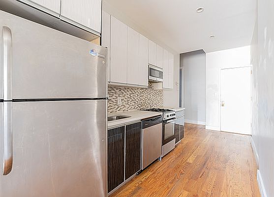 3rd image of 1073 Bedford Ave APT 4