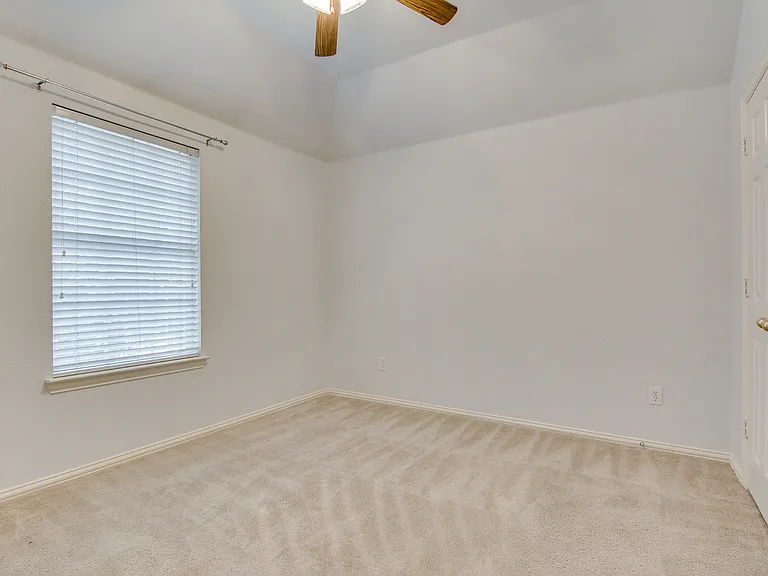 1133 Hillwood Dr — Photo 22