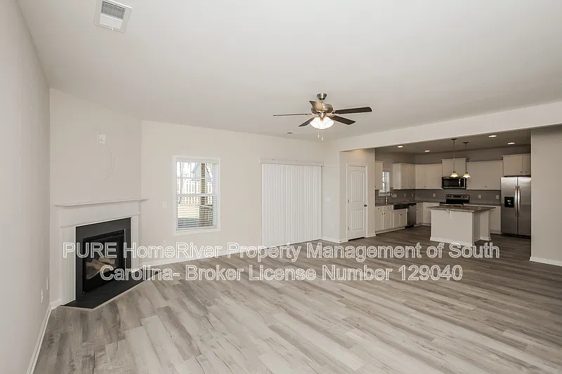 5 bed, 3.0 bath, 3040 sqft, $2,675 — Photo 4