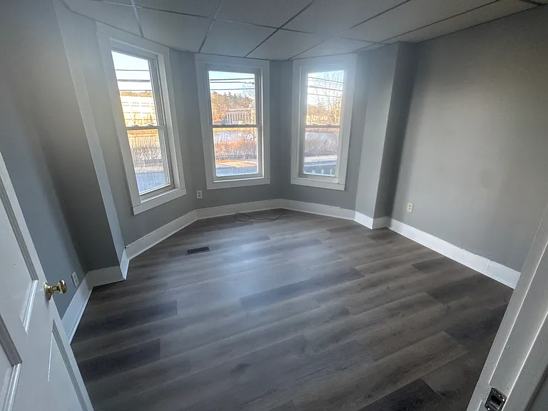 94 E Main St #1-R — Photo 6