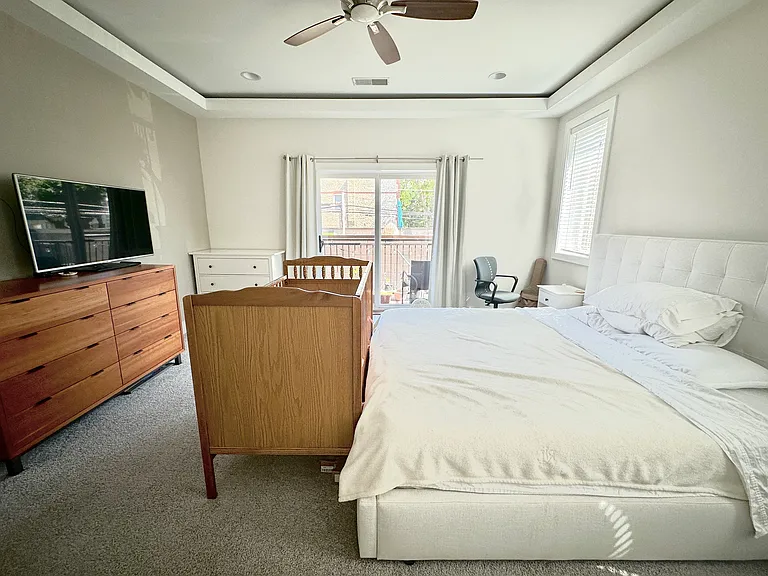2532 W Irving Park Rd #2E — Photo 6