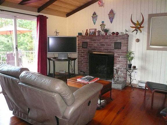 2nd image of 40 Indian Ln