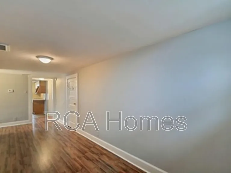 2912.5 Shelby St — Photo 6