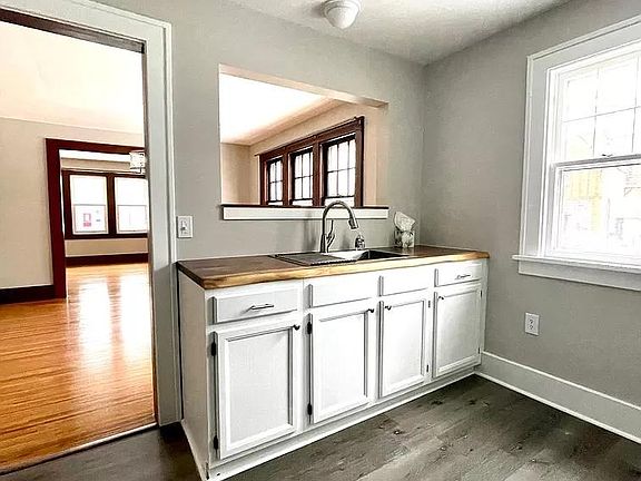 4th image of 10 Merwin Ave