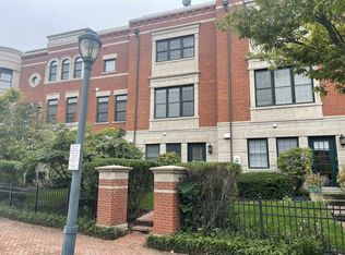 12108 Kinsley Pl, Reston, VA 20190