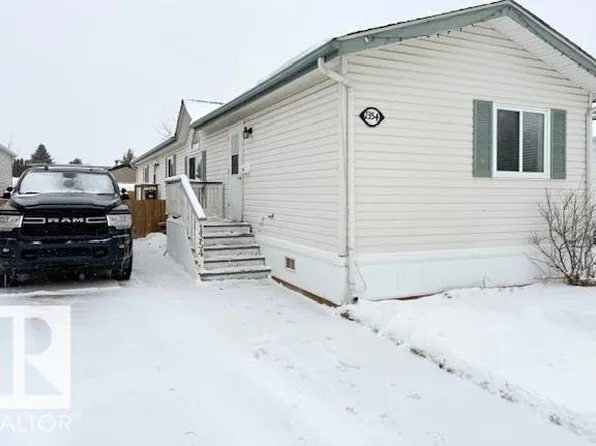 1354 Lakewood Cross, Strathcona County, AB T8H 1L3