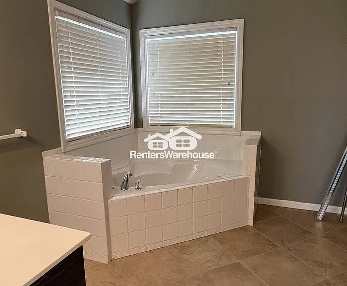 14008 Linden St — Photo 21