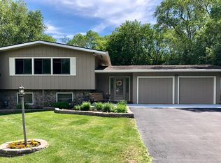 2112 Crestwood Dr, Oshkosh, WI 54904