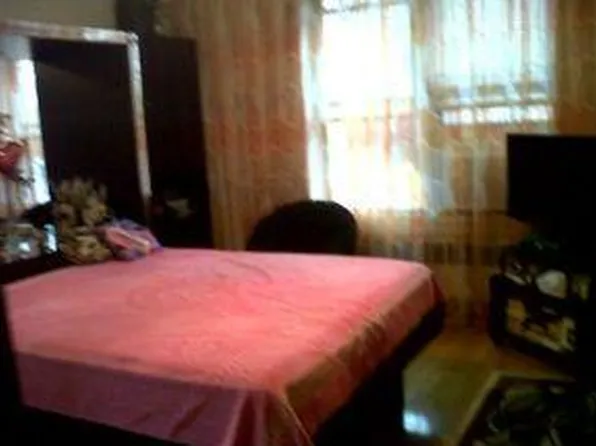 759 East 10th Street image 1 of 7