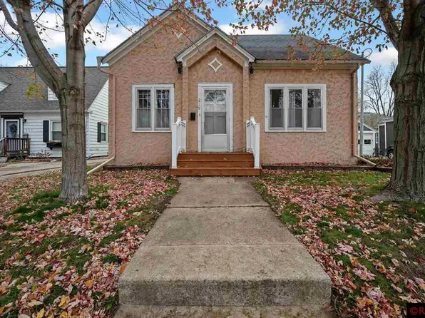 219 Sisseton Dr, Fairmont, MN 56031