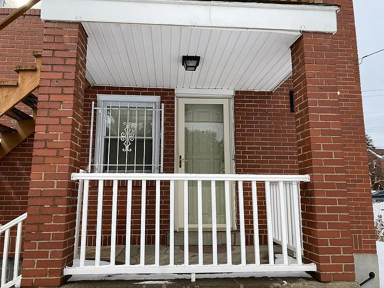back porch access to kitchen door