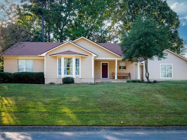 10 Wild Cherry Ct, Little Rock, AR 72211